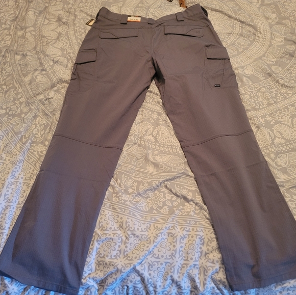 NWT 5.11 tactical stryke pants with flex tac - Picture 2 of 2
